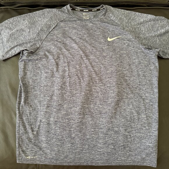 Nike Men's Heathered Short-Sleeve Hydroguard Swim Shirt, like new, size large! - Picture 3 of 3